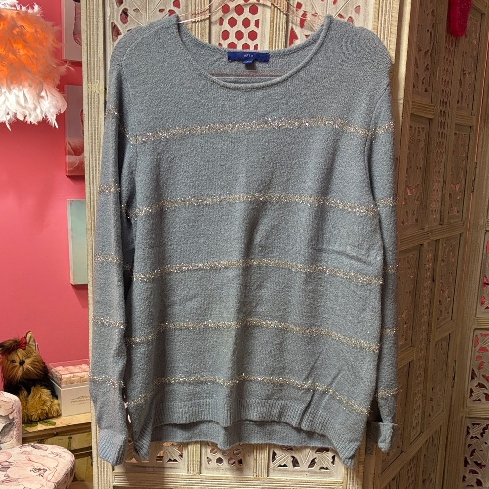 Women’s Apt. 9 Blueish Gray Knit Sweater with Silver Accents Size: Large